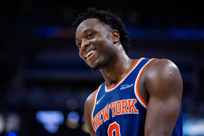 少控球！阿努诺比三分4中3得15分2板2断 0助攻出现7次失误