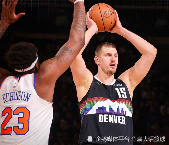 尼克斯双加时险胜！约基奇30+14犯错，布朗42+9唐斯6犯，穆雷39+6真尽力