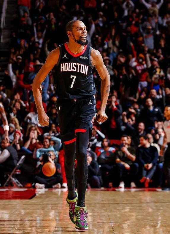 双探花缺阵怀特28+8，杜兰特复出11中4，残阵凯尔特人复仇火箭