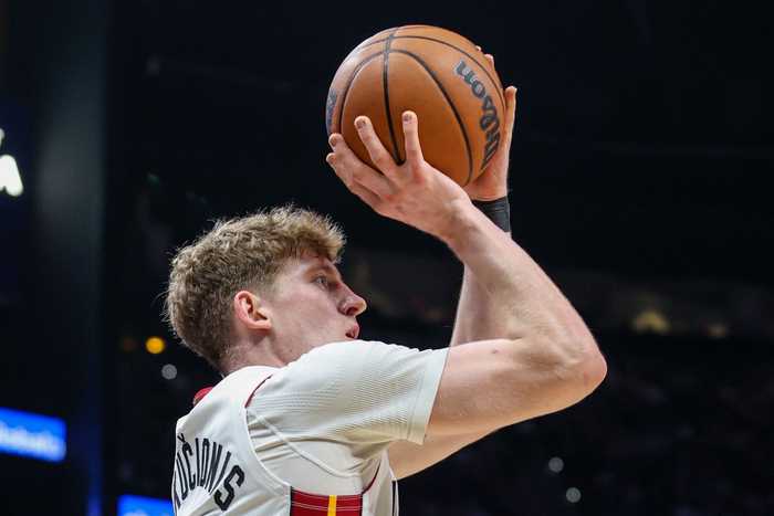 热火大胜奇才，阿德巴约22+8，鲍威尔21+4，新星三分6中6大放异彩