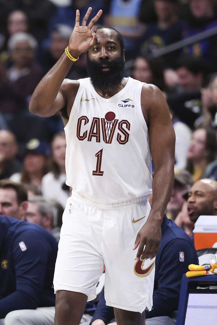 骑士13战12胜，联盟第一，哈登加盟队友越打越猛，争冠前景良好