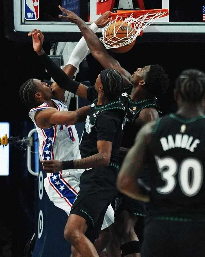 一图流|西帝隔扣死亡凝视华子！6分！吵起来了！